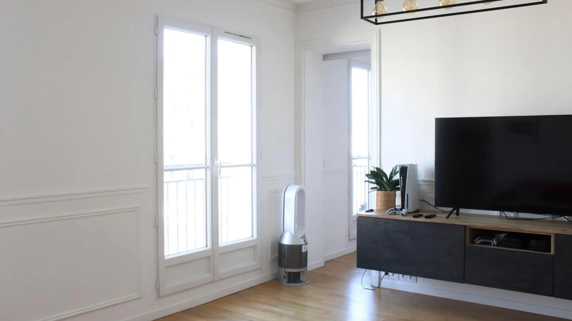 Cozy 56 M Near Batignolles *
